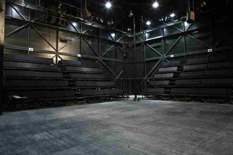 theater-hall-800T1